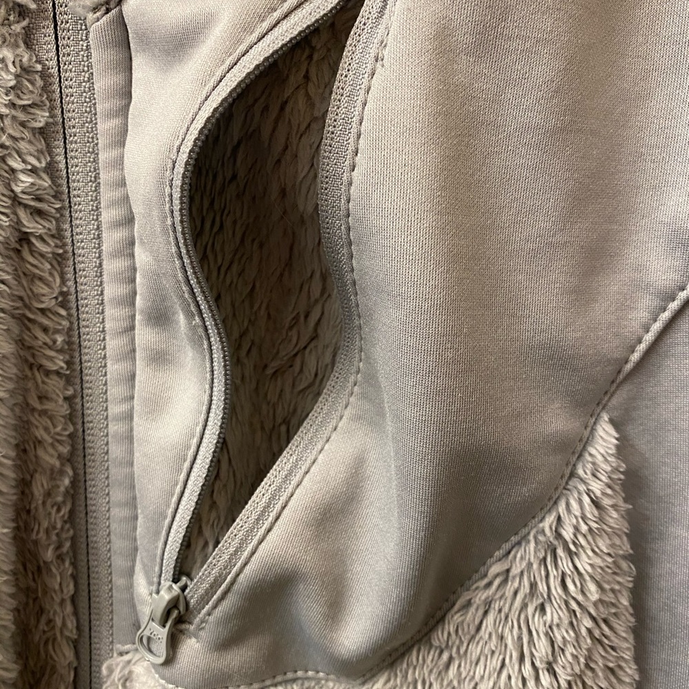 Columbia Women’s Sherpa Jacket - Picture 5 of 12